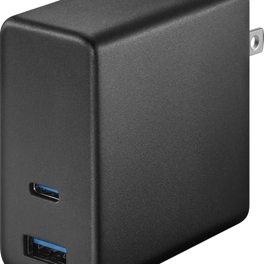 Cargador Best Buy Essentials 100W USB-C + USB-A de 2 Puertos Plegable — imagen 2